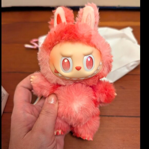 New Pop Mart Big Into Energy Vinyl Plush LOVE - Picture 2 of 4